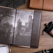 Obrázek Kožený obal na knihu Jeskyně a draci