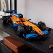 Obrázek Závodní auto McLaren Formule 1