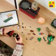 Obrázek Únik před raptorem v terénním autě